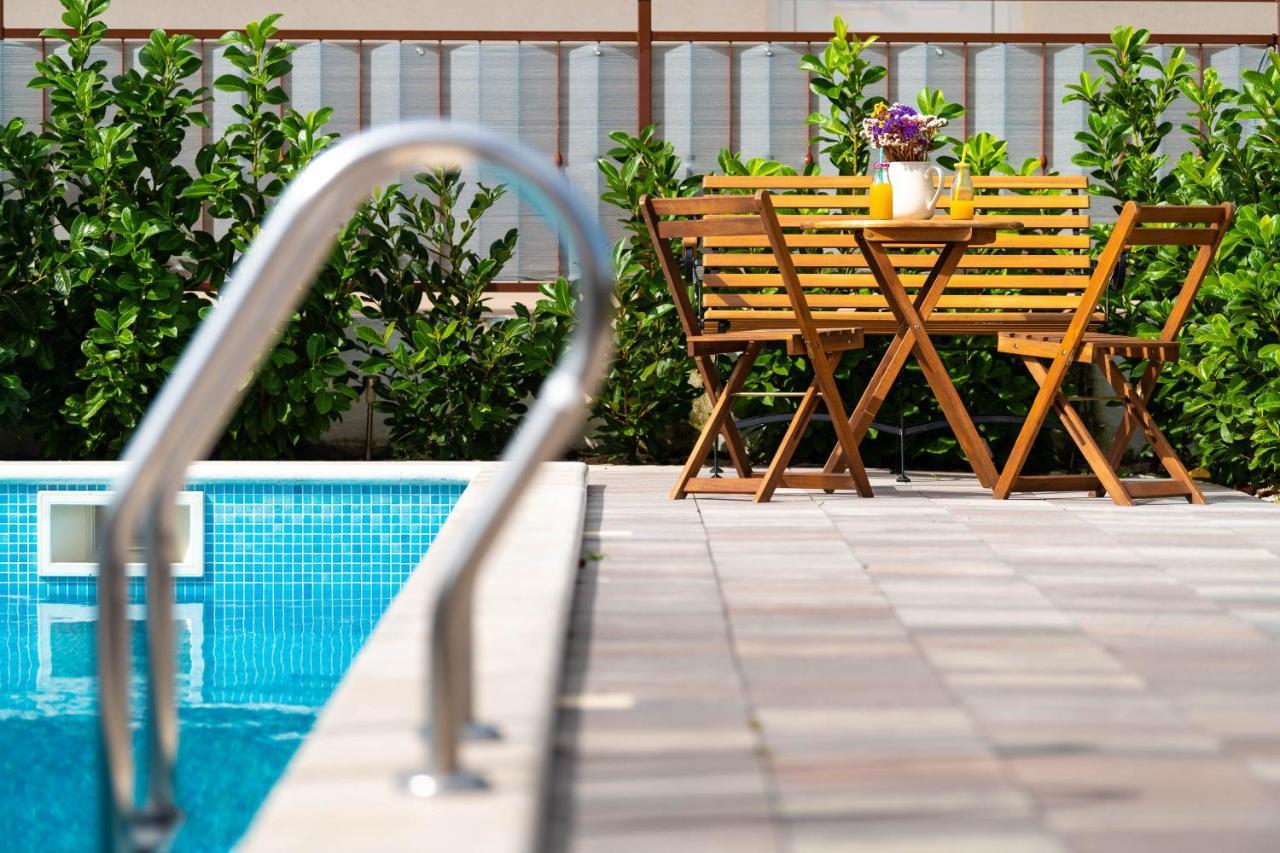 Central Dalmatian Pool&Grill House Gustirna 외부 사진